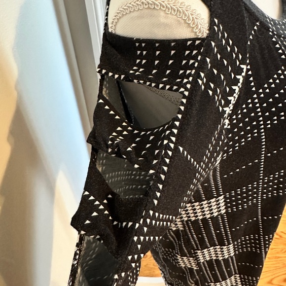 Cato Black and White Checkered Women's Tunic Top - Picture 2 of 3